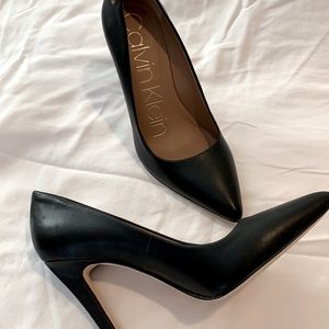 Calvin Klein pumps, 4” heels brand new